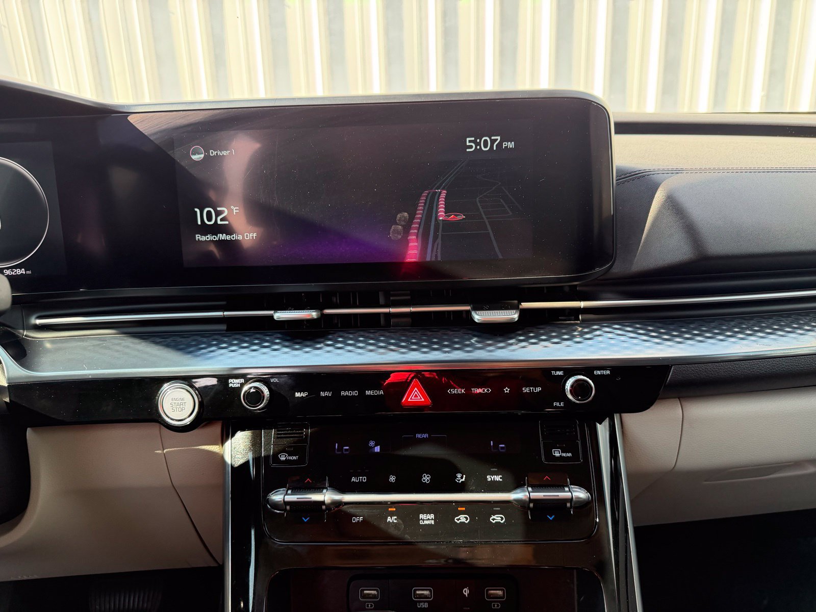Used 2022 Kia Carnival SX Prestige FWD image 16