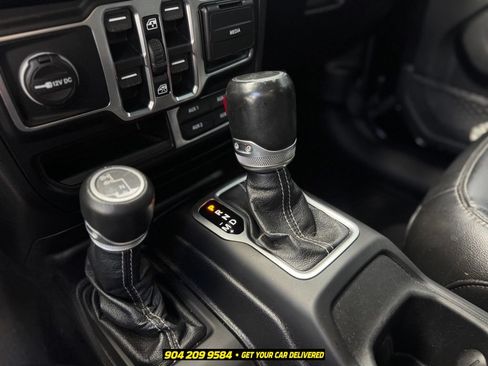 Used 2020 Jeep Wrangler Unlimited Sahara AWD/4WD image 14