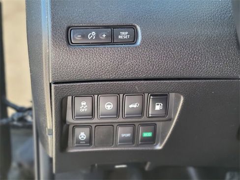 Used 2018 Nissan Rogue SL w/ Premium Package image 21