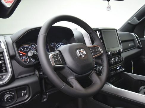 New 2026 RAM 1500 4x4 Crew Cab image 30