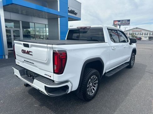 Used 2020 GMC Sierra 1500 AT4 w/ Off-Road Performance Package image 2
