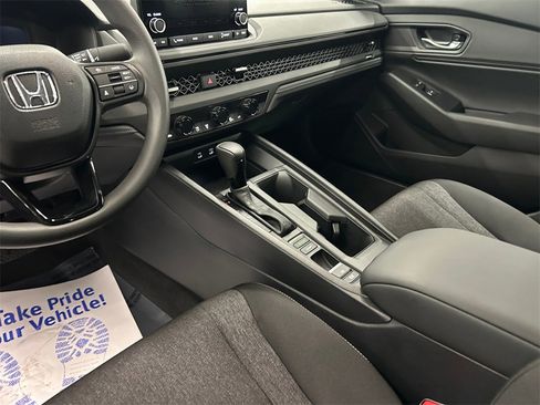 Used 2025 Honda Accord SE image 11