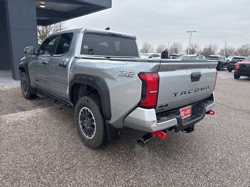 Used 2024 Toyota Tacoma TRD Off-Road image 4