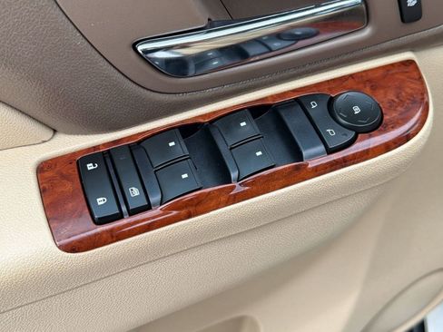 Used 2012 Chevrolet Tahoe LT RWD image 12