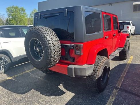 Used 2016 Jeep Wrangler Unlimited Sahara w/ Max Tow Package AWD/4WD image 4