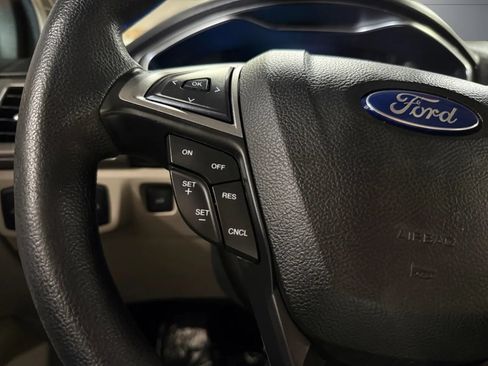 Used 2017 Ford Fusion SE w/ Fusion SE Technology Package FWD image 25