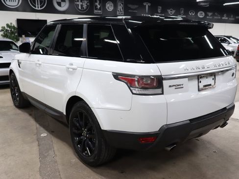 Used 2015 Land Rover Range Rover Sport SE image 3