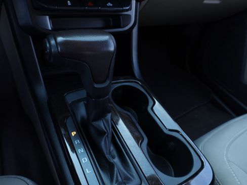 Used 2018 GMC Canyon SLE image 11