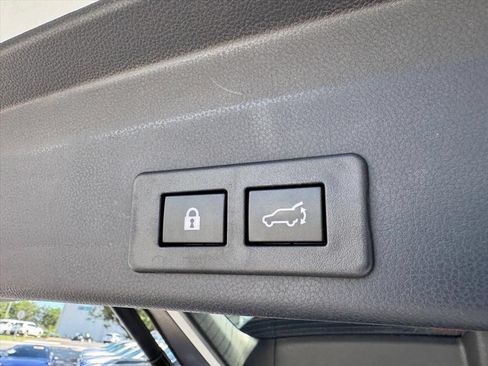 Used 2024 Subaru Ascent Touring AWD/4WD image 11