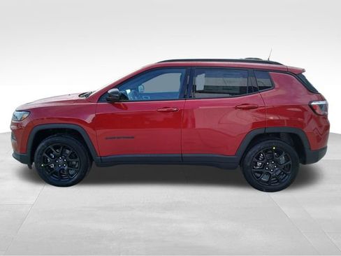 New 2026 Jeep Compass Latitude image 2