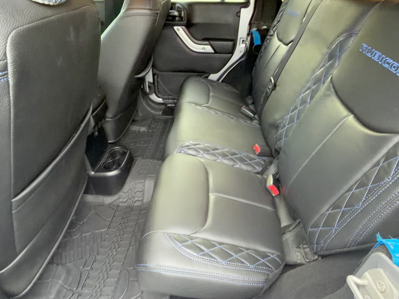 Used 2015 Jeep Wrangler Unlimited Rubicon AWD/4WD image 25
