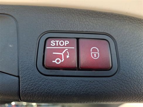 Used 2025 Mercedes-Benz GLA 250 image 29