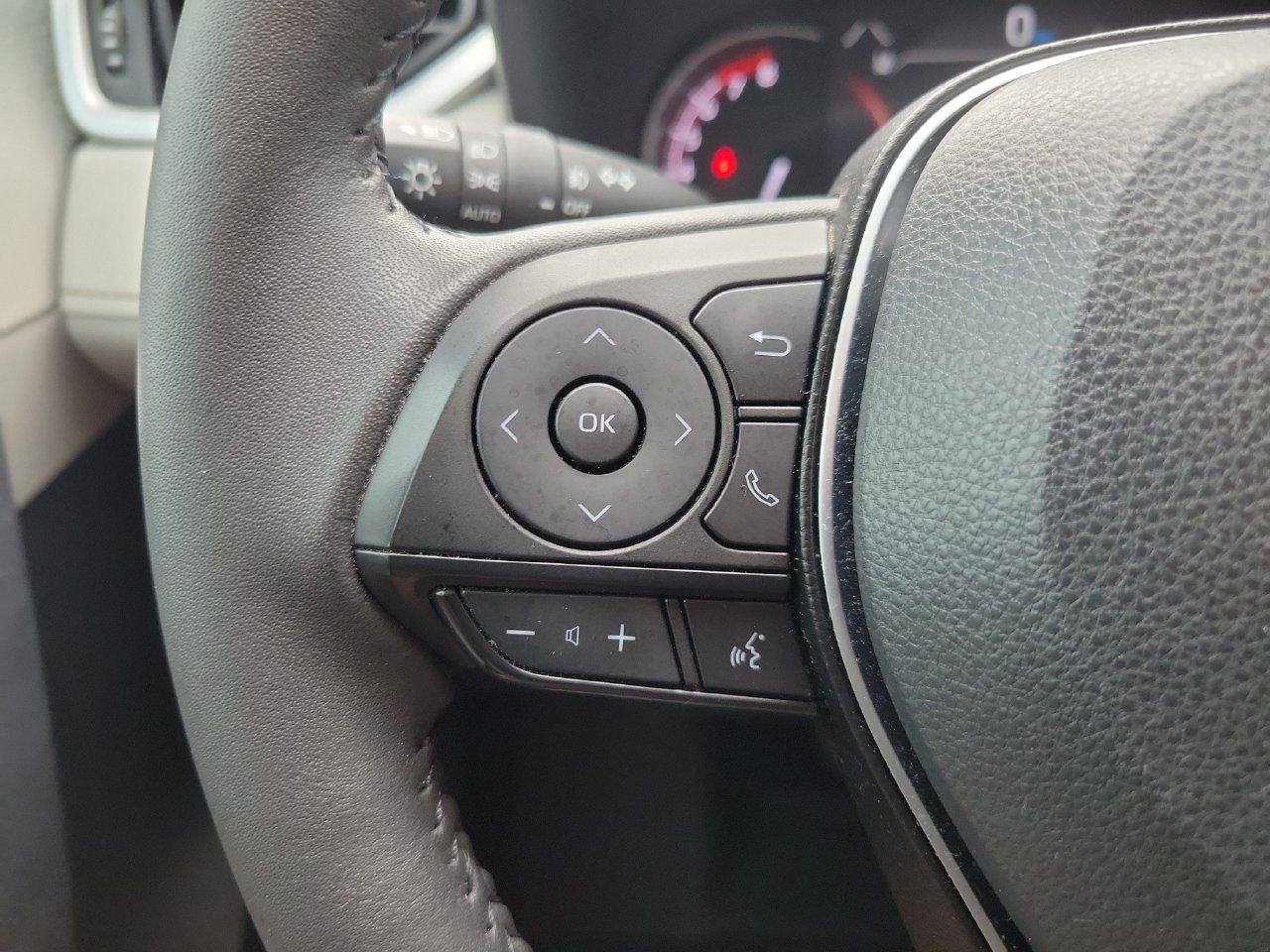 Used 2024 Toyota RAV4 XLE Premium FWD image 18