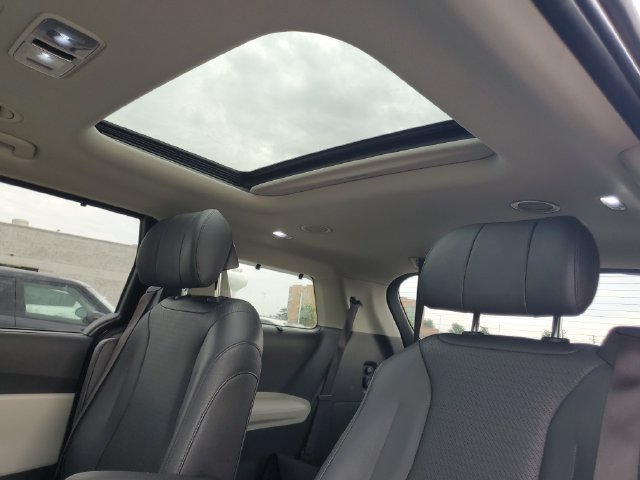 Certified 2024 Kia Carnival SX Prestige FWD image 11