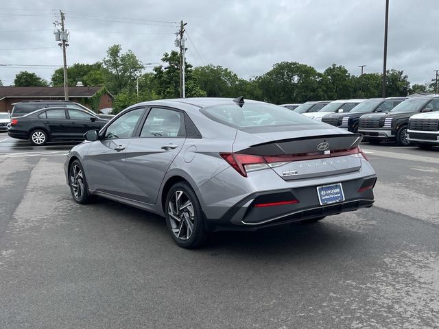 Used 2025 Hyundai Elantra Sport FWD image 7