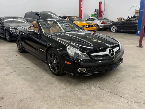 Used 2011 Mercedes-Benz SL 550 image 8