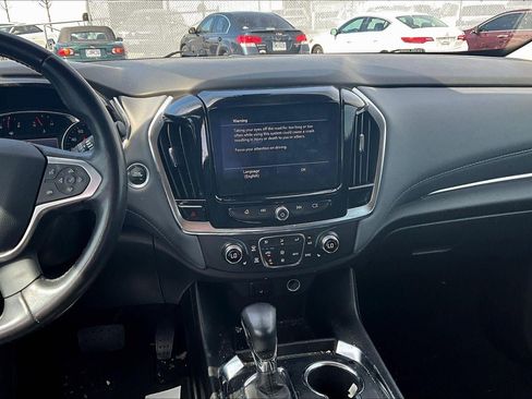 Used 2021 Chevrolet Traverse LT image 6
