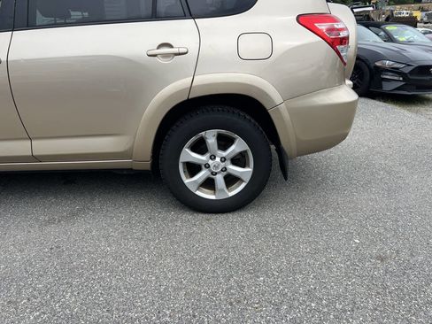 Used 2011 Toyota RAV4 Limited w/ Limited Extra Value Pkg AWD/4WD image 31