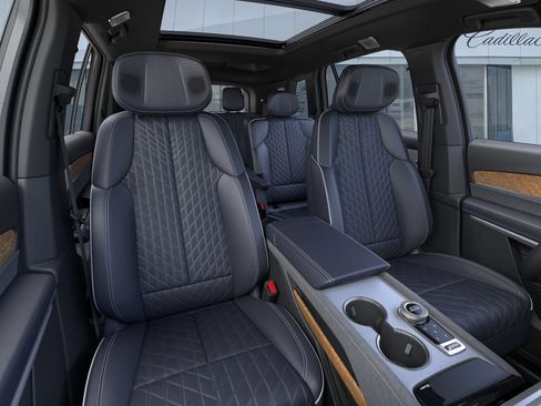 New 2026 Cadillac Vistiq Premium Luxury w/ LPO, Floor Liner Package image 16