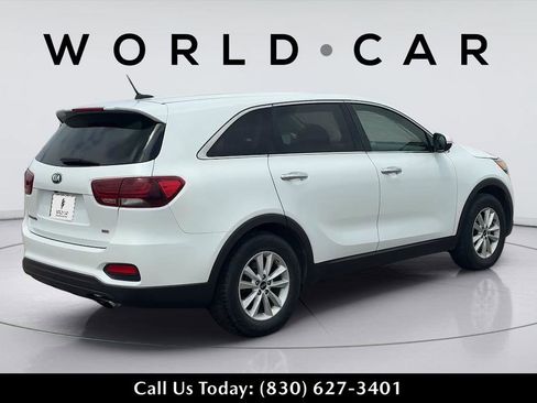 Used 2019 Kia Sorento FWD image 7