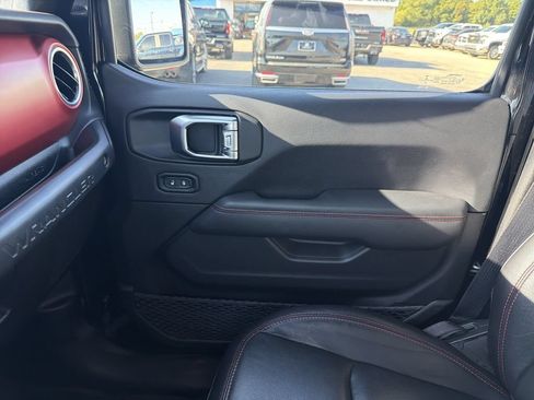 Used 2023 Jeep Wrangler Unlimited Rubicon w/ LED Lighting Group AWD/4WD image 28
