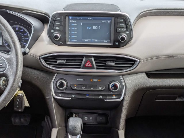 Used 2020 Hyundai Santa Fe SE AWD/4WD image 17