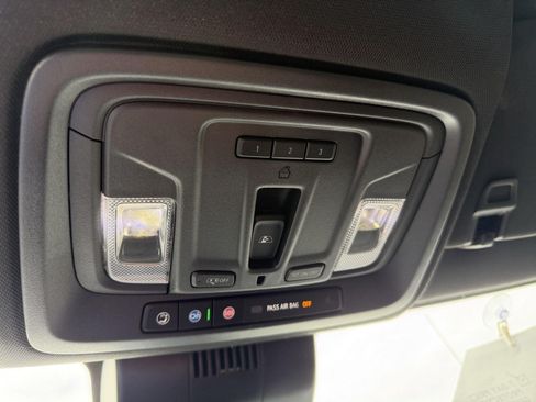 Used 2022 GMC Sierra 1500 AT4 w/ AT4 Premium Package AWD/4WD image 25