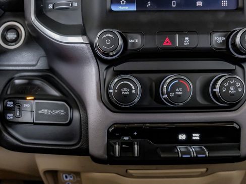 Used 2022 RAM 3500 Big Horn image 25