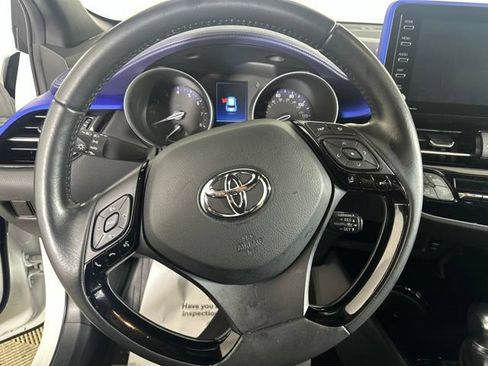 Used 2022 Toyota C-HR XLE FWD image 13