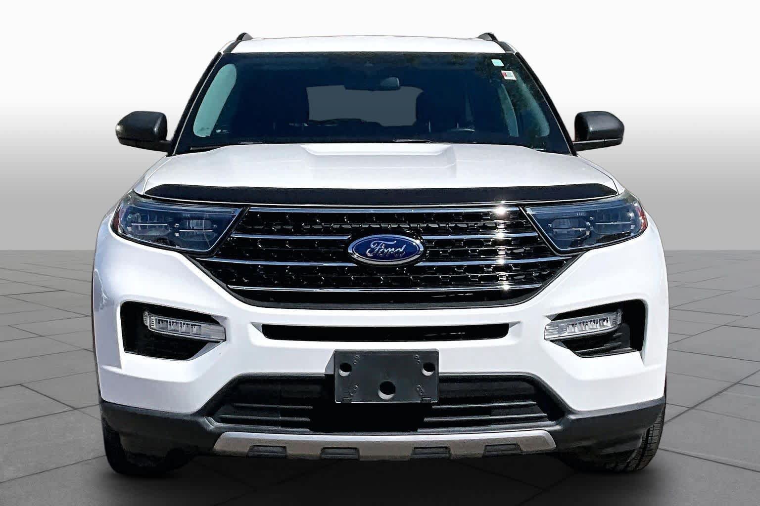 Used 2021 Ford Explorer XLT w/ Equipment Group 202A RWD image 4