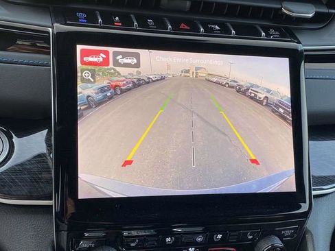 New 2023 Jeep Grand Cherokee Trailhawk w/ Luxury Tech Group III image 24