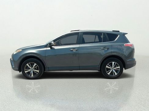 Used 2018 Toyota RAV4 XLE FWD image 4