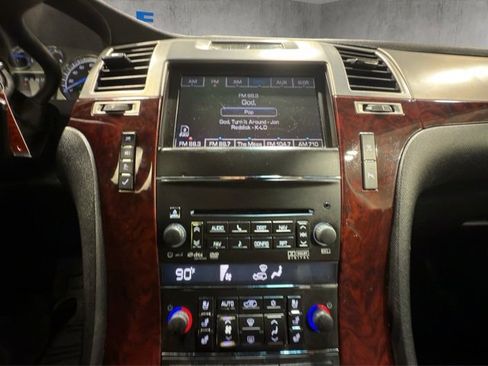 Used 2011 Cadillac Escalade EXT Luxury image 15