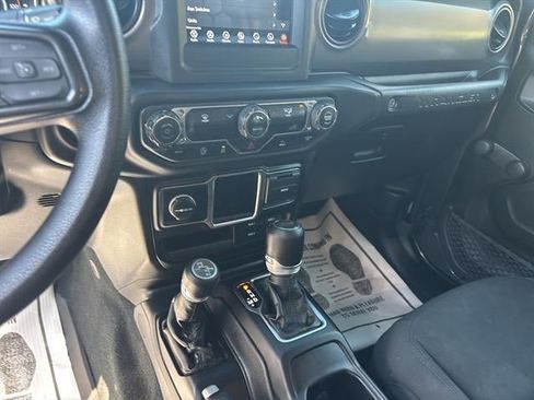 Used 2022 Jeep Wrangler Unlimited Sport AWD/4WD image 23