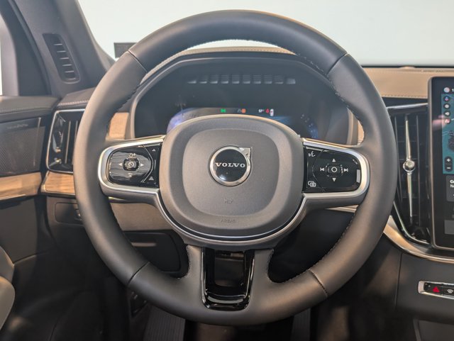 Used 2026 Volvo XC90 B6 Plus w/ Protection Package Premier AWD/4WD image 15