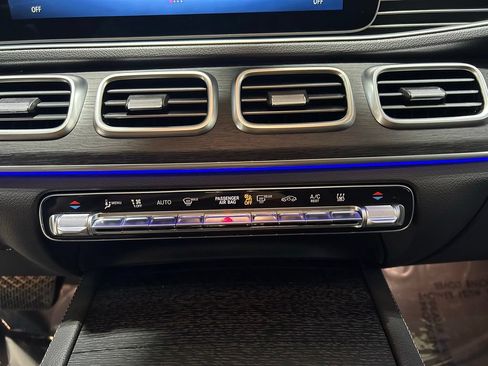 Used 2025 Mercedes-Benz GLE 450e 4MATIC image 21