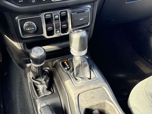 Used 2024 Jeep Wrangler Sport S image 17