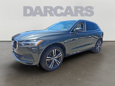 Used 2019 Volvo XC60 T5 Momentum w/ Multimedia Package AWD/4WD image 3
