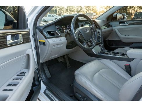 Used 2016 Hyundai Sonata Limited w/ Option Group 02 image 10