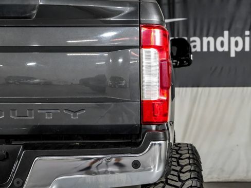 Used 2019 Ford F250 Lariat w/ Lariat Ultimate Package AWD/4WD image 43