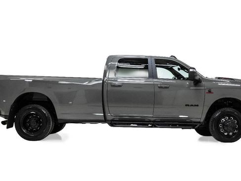 Used 2026 RAM 3500 Laramie w/ Night Edition AWD/4WD image 5