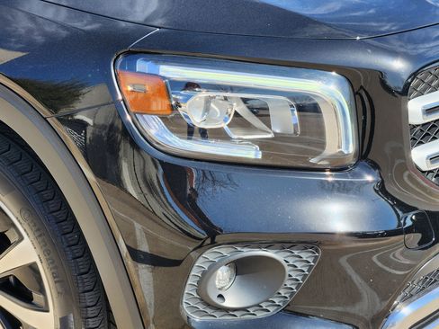 Certified 2022 Mercedes-Benz GLB 250 4MATIC image 7