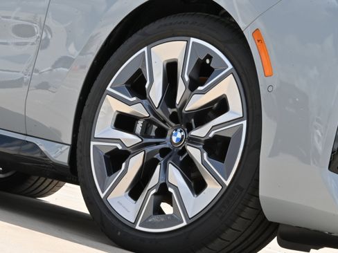 New 2026 BMW 740i image 10