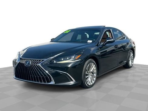 Used 2022 Lexus ES 300h w/ Accessory Package image 1
