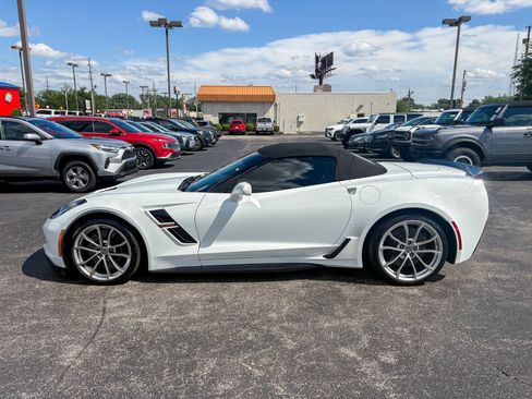 Used 2017 Chevrolet Corvette Grand Sport w/ Carbon Flash Badge Package RWD image 9