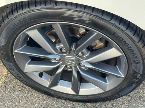 Used 2019 Honda Civic EX-L image 22