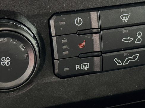 Used 2018 Ford F150 XLT w/ Equipment Group 302A Luxury AWD/4WD image 16