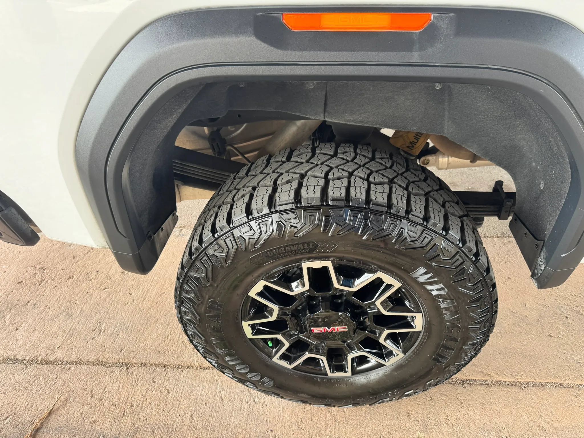 Used 2026 GMC Sierra 2500 AT4X AWD/4WD image 32