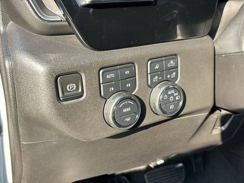 Used 2024 Chevrolet Silverado 1500 LT Trail Boss w/ LT Trail Boss Premium Package image 21