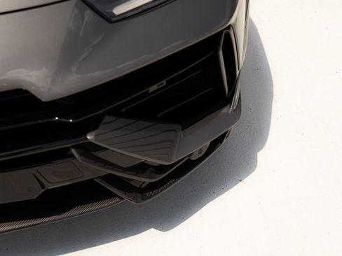 Used 2023 Lamborghini Urus Performante AWD/4WD image 8